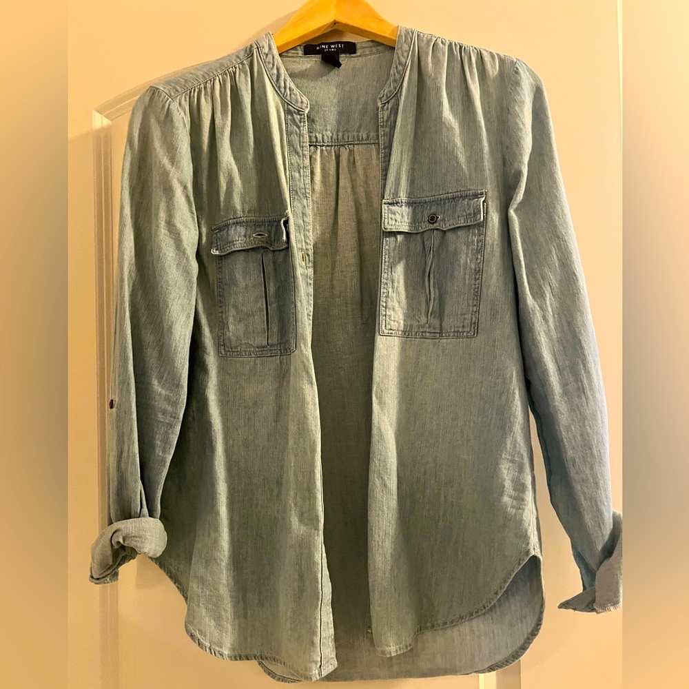 Nine West light denim shirt. Small hole in back (easily fixed) super cute layer